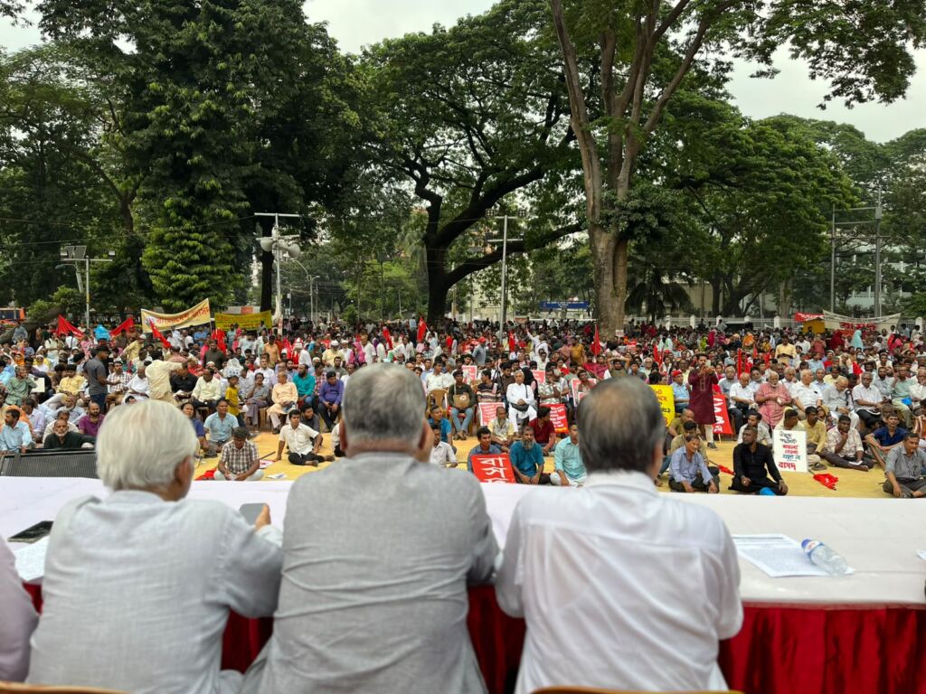 কেন্দ্রীয় শহীদ মিনারে সাম্রাজ্যবাদ ও যুদ্ধবিরোধী জোটের সমাবেশ