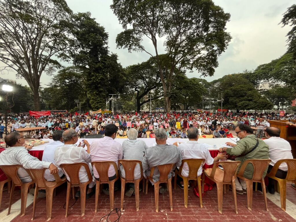 কেন্দ্রীয় শহীদ মিনারে সাম্রাজ্যবাদ ও যুদ্ধবিরোধী জোটের সমাবেশ